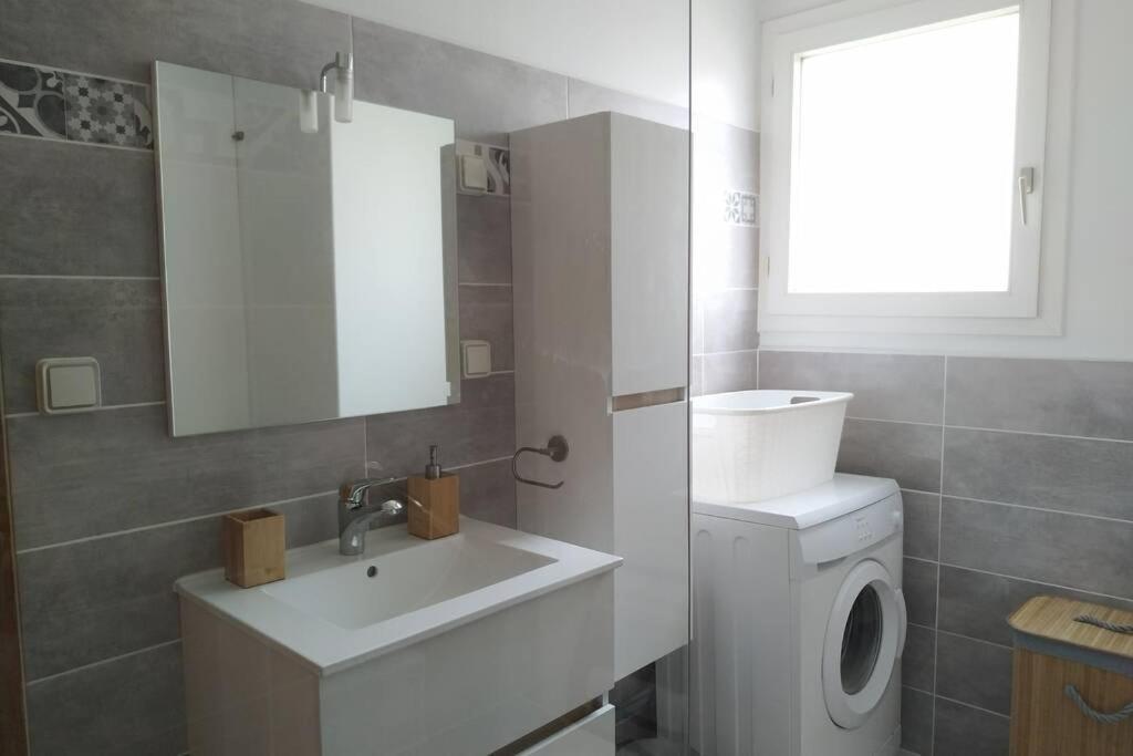 Appartement T3 Spacieux Avec Vue Sur L'Etang De Thau Au 1Er Etage D'Une Villa - Entree Independante Sete Bagian luar foto